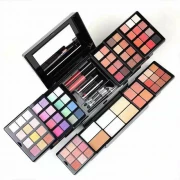 Trusa make-up profesionala Miss Rose, 84 Culori